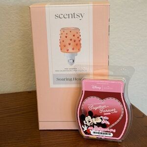 Scentsy Soaring Hearts Mini Warmer & Disney Together Forever Wax Bar